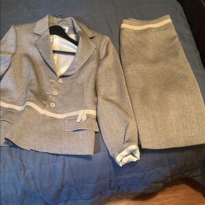 Gray Tailored Suit Set with Notched Lapels